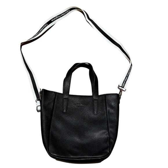 Celvin Klein Small Black tote With Sports Strap - Picture 15 of 15